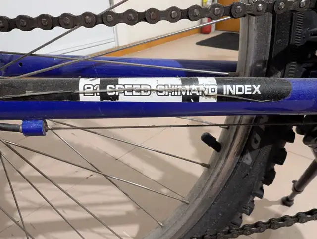 vélo de montagne SCHWINN in Mountain in City of Montréal - Image 9