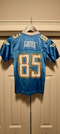 Licensed Antonio Gates Chargers Reebok jersey, mint, kids small