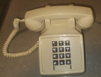 VINTAGE NORTHERN TELECOM-BELL PUSH BUTTON PHONE