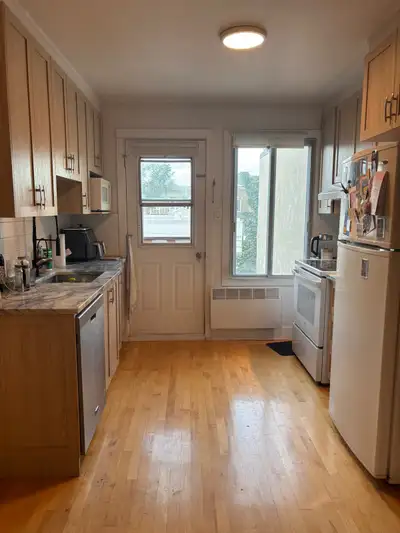 3 ½ à louer dans Villeray – Cession de bail à partir du 1er novembre Appartement lumineux situé dans...