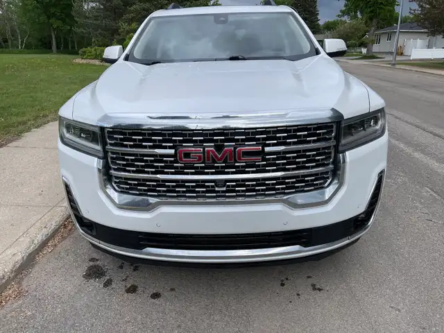 2023 GMC Acadi Denali