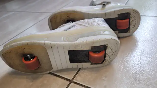 Heely / Roller shoes504471754627491842