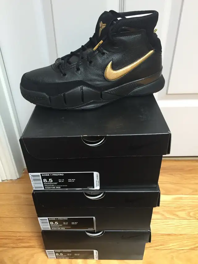 Nike Kobe 1 Protro Mamba Day in Men's Shoes in Markham / York Region - Image 2