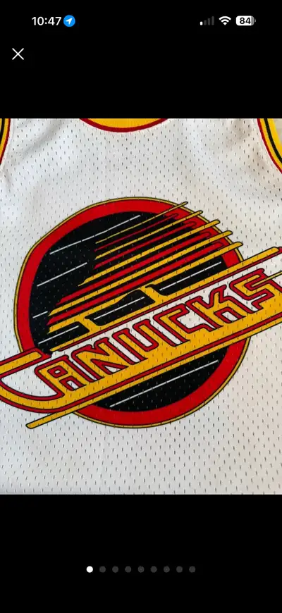 Mitchell & Ness Vancouver Canucks "Flying V" Tank Top (Small), View more