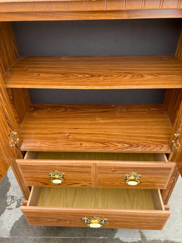 vintage wooden cabinet in Hutches & Display Cabinets in Calgary - Image 7