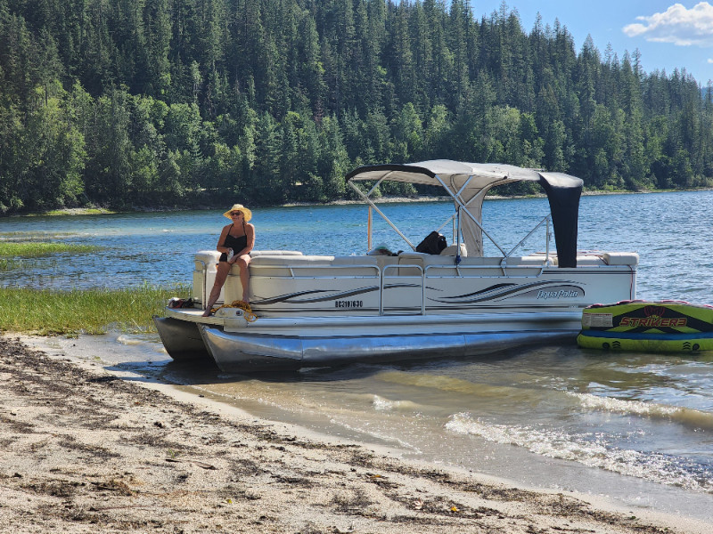 2002 aqua patio 350HP INBOARD pontoon boat Powerboats & Motorboats Kamloops Kijiji