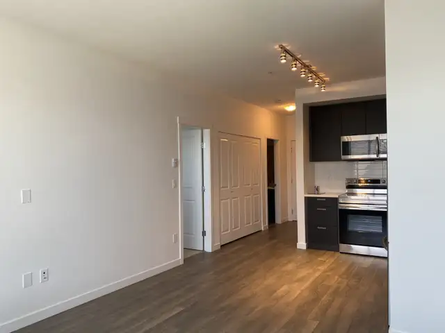 Surrey / Fleetwood One Bedroom + Den in Long Term Rentals in Delta/Surrey/Langley - Image 4