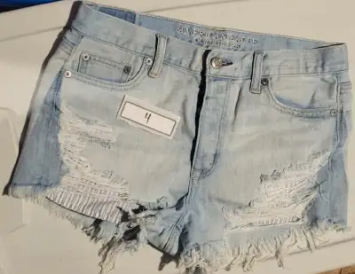 Size 4 American eagle shorts $12 sf home