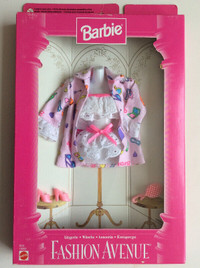 Barbie Doll Mattel Dolls night gown Fashion Avenue 1997 Vintage