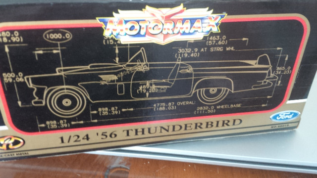 Motormax Die-Cast Red '56 Ford Thunderbird, 1:24, NIB in Arts & Collectibles in Stratford - Image 4