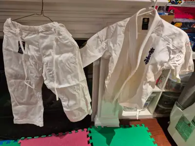 Karate Uniform Kids Size 3 Plus Protective Gear, View more