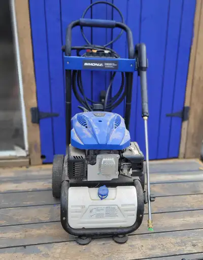 Unit runs but does not build pressure. For someone mechanically inclined or parts/engine use. Locate...