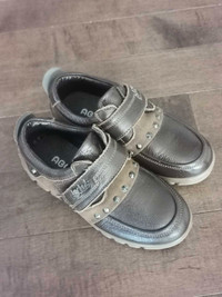 Brand new boys leather shoes (size 1)