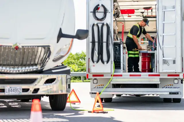 Truck Trailer Mechanic for Fleet Maintenance in Drivers & Security in Mississauga / Peel Region - Image 4