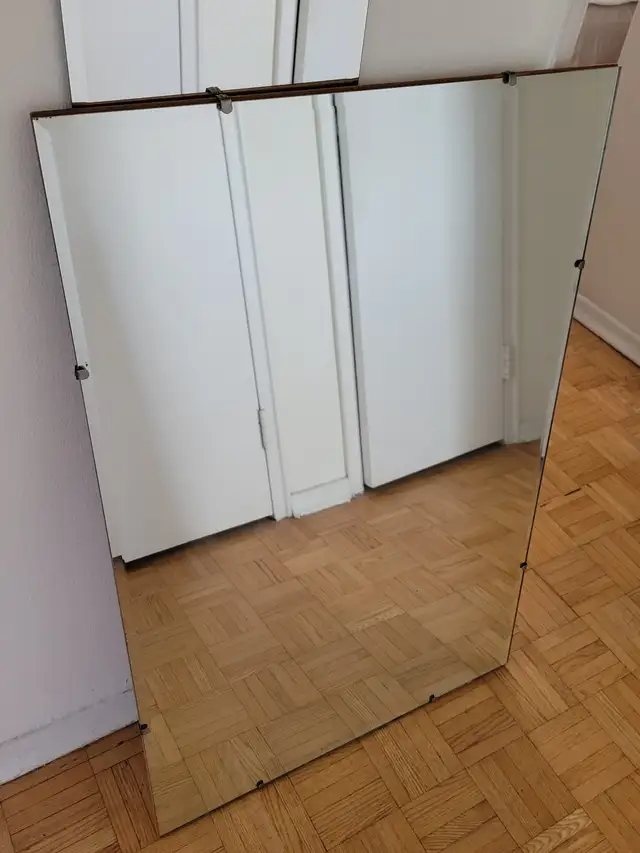 Wall mirror in Home Décor & Accents in City of Toronto - Image 2