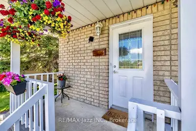 2 bedroom, upper level of home for rent in Bowmanville. Includes laundry and parking. Close to schoo...