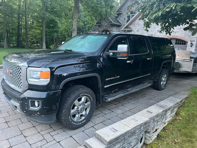 Late 2015 GMC Denali Duramax (LML Motor) in Cars & Trucks in Barrie - Image 2