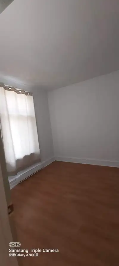 3 bedroom apartment near metro LaSalle