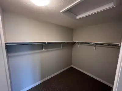 One master bedroom available for rent in prime location of niagara falls very close for dorchester h...