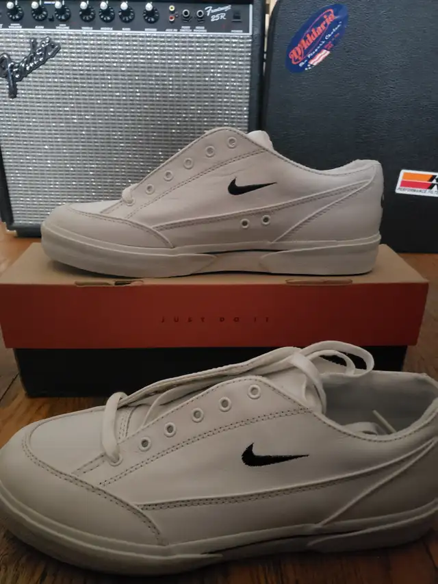 Nike, Air Tuned Uptempo, white, men  size 9 in Men's Shoes in City of Toronto - Image 4