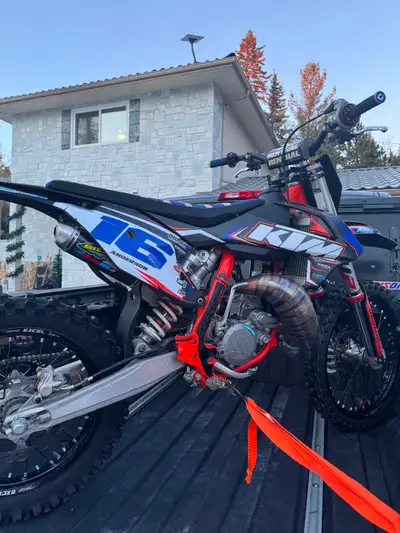 2022 KTM 85 SX Big Wheel . Small wheel is included. 86 hrs on bike, piston was replaced less than 15...