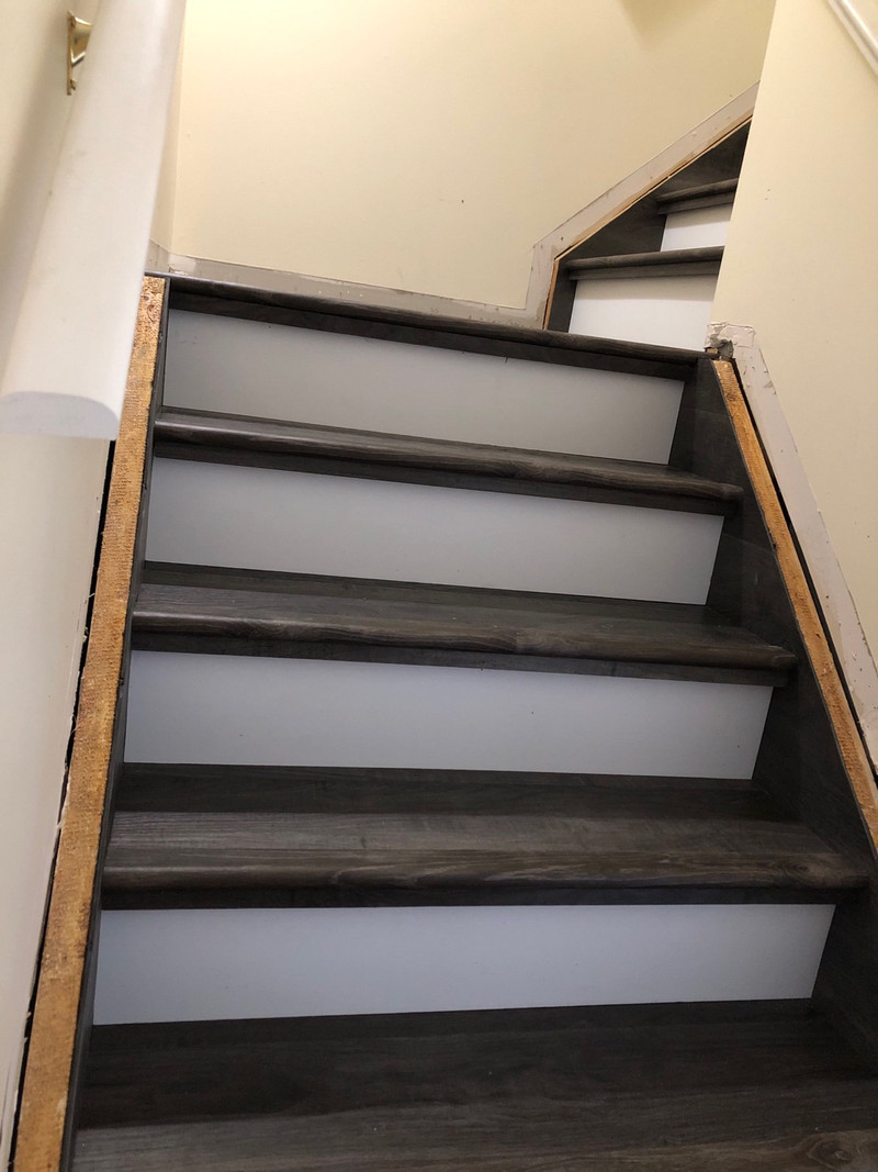 Flooring installer vinyl plank laminate hardwood Flooring Calgary