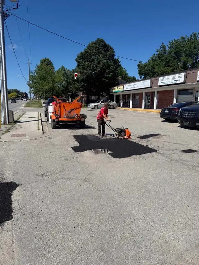 Hot Asphalt, Hot Asphalt Patches, Cut And Patch, Potholes in Snow Removal & Property Maintenance in City of Toronto - Image 9