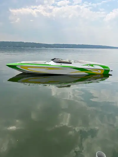 Cruise the waters in style with this Eliminator XP 21’ jet boat! This boat is used and has a sleek d...