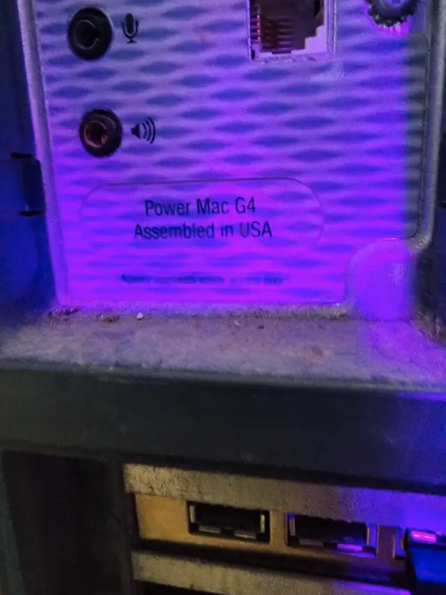 Power Mac G4 in Desktop Computers in Kingston - Image 4