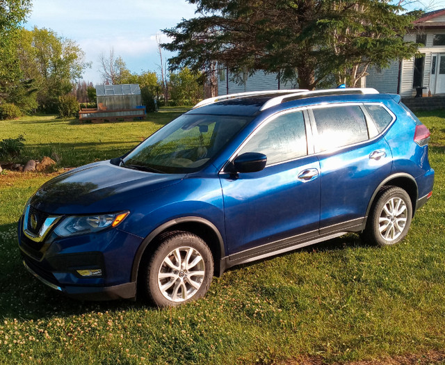 2019 Nissan Rogue SV Awd in Cars & Trucks in St. Albert - Image 2