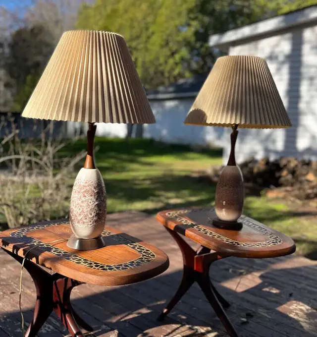 Deux lampes mid century vintage table lamps in Indoor Lighting & Fans in City of Montréal - Image 3