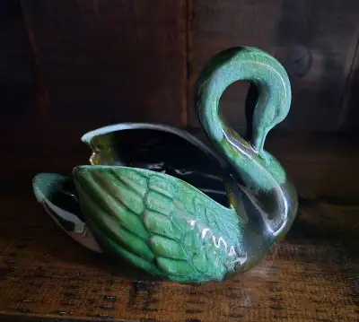 Blue Mountain Pottery Swan, View more