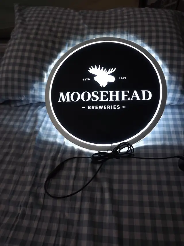 MOOSEHEAD ROUND LIGHT - UP SIGN/BAR & PUB SIGN/15 INCH DIAMETER in Arts & Collectibles in City of Toronto - Image 6