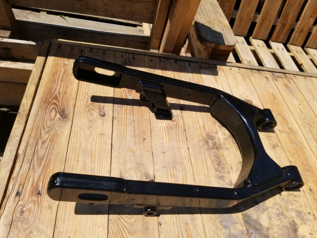 New Genuine Harley Davidson 2008 Dyna Low Rider Swing Arm in Motorcycle Parts & Accessories in Windsor Region - Image 2