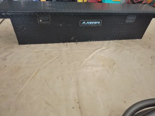 Lund Tool Box in Other Parts & Accessories in Saskatoon - Image 2