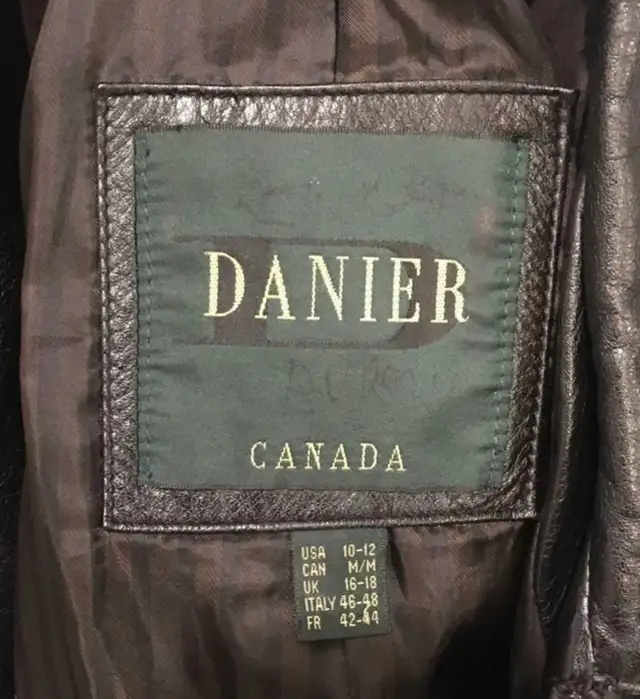 Danier Leather Jacket in Women's - Tops & Outerwear in Oshawa / Durham Region - Image 6