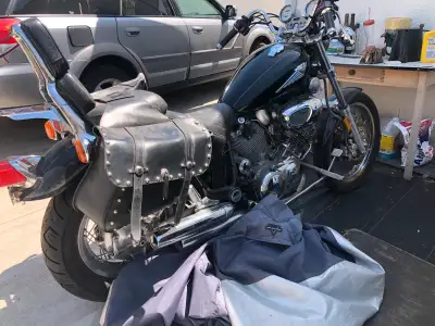 1100cc Yamaha virago, includes cover and leather saddle bags. Good condition. Brand new rear tire. O...