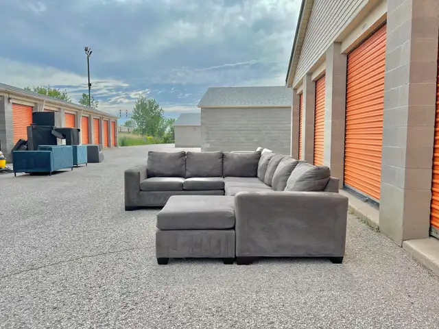 Grey U Shaped Sectional  in Couches & Futons in Kingston - Image 3