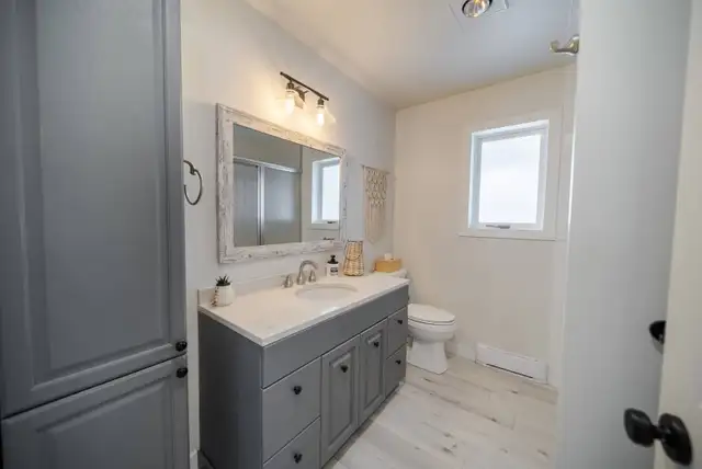 House for Sale - Koocanusa Lake, East Kootenay, B.C. in Houses for Sale in Cranbrook - Image 6