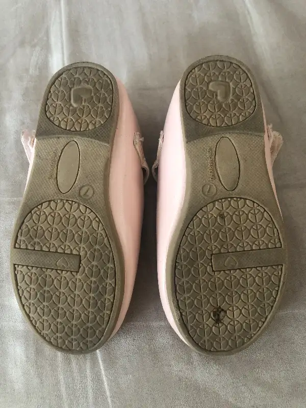 Girls Dress Shoes Size 7 in Kids & Youth in City of Toronto - Image 5
