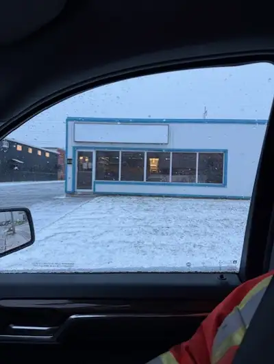 Location: 48 White Oak Drive E Size: 6,400 sq. ft. Rate: $12.00 per sq. ft. Discover a versatile com...