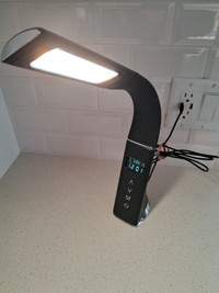Lampe de bureau flexible à intensité variable LED