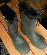 Lightly used Kamik Rubber boots w/ fleece liners, size 11. $60. 