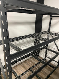 8 Heavy duty industrial shelving unit / Étagère industrielle