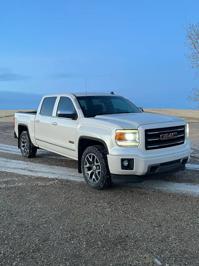 2014 GMC sierra all terrain quick sale in Cars & Trucks in Lethbridge - Image 4