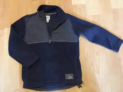 Kids Roots pullover fleece sweatshirt $10, size 5-6 years, used, View more