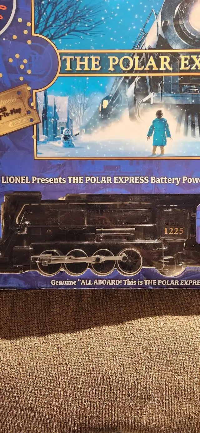 Lionel Polar Express Train Set 7-11803T in Toys & Games in Calgary - Image 5