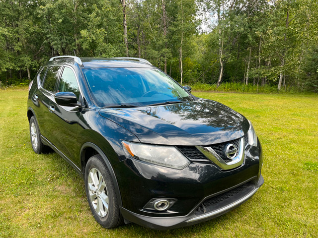 Nissan Rogue SV AWD 2016/ with winter tires in Cars & Trucks in Edmonton
