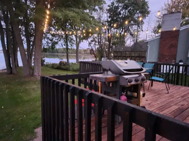 Waterfront Vacation Rental with Hot tub in Ontario in Canada - Image 9