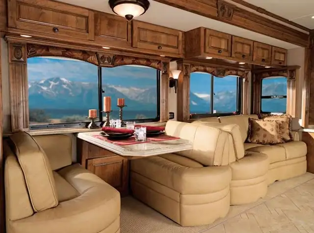 FLORIDA READY - Monaco Dynasty - 4 extensions - VR 45’ – Diesel in RVs & Motorhomes in Laurentides - Image 7